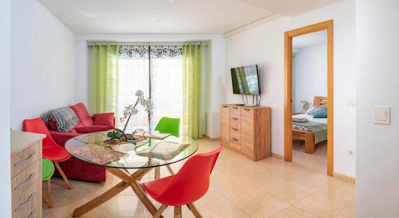Parrot's House Lloret de Mar